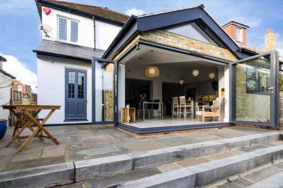 5&nbsp;Bedroom&nbsp;Detached